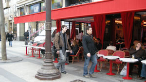 CAFE, CHAMPS ELYSEE, PARIS - PHOTO PRISE PAR JESCO, 2009